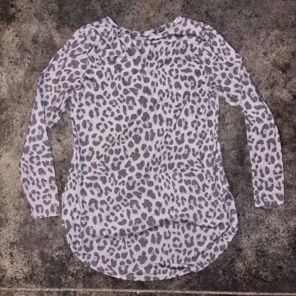 Simply Southern Shirt Womens Large Blue Leopard Crisscross V Neck Elbow Patches - Picture 3 of 9